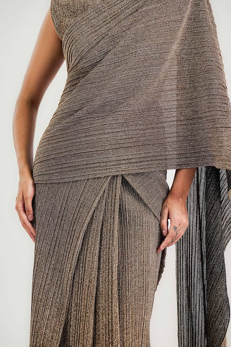 Shop_Tarun Tahiliani_Gold Tulle Crinkle Pre-draped Saree _Online_at_Aza_Fashions