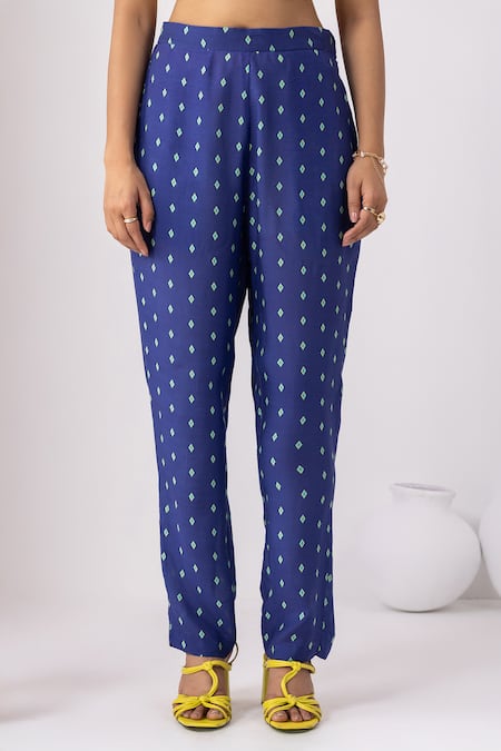 Thee Modern Roots Sky Blue Muslin, Bamboo Round Neck Printed Kurta Set at Aza Fashions Thee Modern Roots_Sky Blue Muslin, Bamboo Round Neck Printed Kurta Set _at_Aza_Fashions