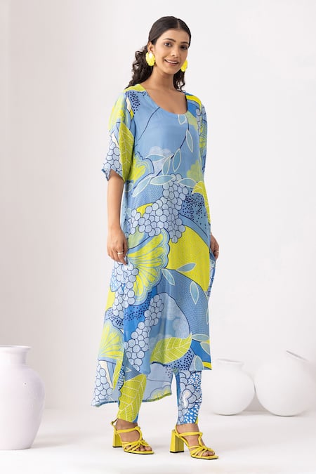 Thee Modern Roots Blue Bamboo, Muslin Round Neck Mystical Ocean Kurta Set Online at Aza Fashions Thee Modern Roots_Blue Bamboo, Muslin Round Neck Mystical Ocean Kurta Set _Online_at_Aza_Fashions