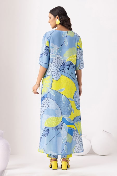 Shop Thee Modern Roots Blue Bamboo, Muslin Round Neck Mystical Ocean Kurta Set at Aza Fashions Shop_Thee Modern Roots_Blue Bamboo, Muslin Round Neck Mystical Ocean Kurta Set _at_Aza_Fashions