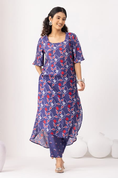 Buy Thee Modern Roots Blue Muslin Round Neck Autumn Ink Kurta Set Online at Aza Fashions Buy_Thee Modern Roots_Blue Muslin Round Neck Autumn Ink Kurta Set _Online_at_Aza_Fashions