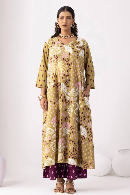 Thee Modern Roots Beige Cotton V-neck Desert Palm Printed Kurta Set Online at Aza Fashions Thee Modern Roots_Beige Cotton V-neck Desert Palm Printed Kurta Set _Online_at_Aza_Fashions