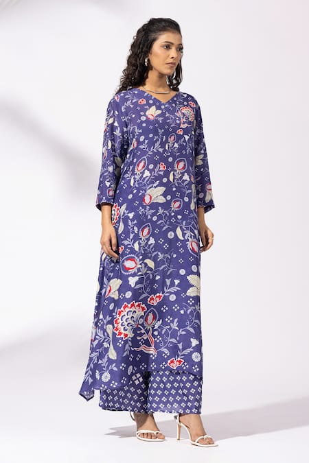 Thee Modern Roots Blue Bamboo, Muslin V-neck Floral A-line Kurta Set at Aza Fashions Thee Modern Roots_Blue Bamboo, Muslin V-neck Floral A-line Kurta Set _at_Aza_Fashions