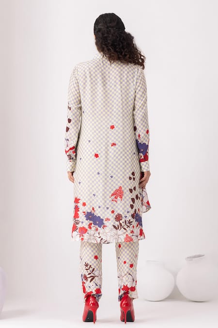 Shop Thee Modern Roots Lavender Muslin Embroidery Collared Checkered Tunic Set at Aza Fashions Shop_Thee Modern Roots_Lavender Muslin Embroidery Collared Checkered Tunic Set _at_Aza_Fashions