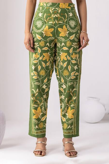 Thee Modern Roots Green Cotton Embroidery Collared Floral Motif Forest Co-ord Set at Aza Fashions Thee Modern Roots_Green Cotton Embroidery Collared Floral Motif Forest Co-ord Set _at_Aza_Fashions