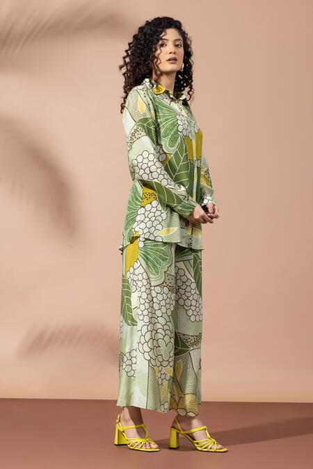 Thee Modern Roots Green Bamboo, Muslin Collared Olive Garden Co-ord Set Online at Aza Fashions Thee Modern Roots_Green Bamboo, Muslin Collared Olive Garden Co-ord Set _Online_at_Aza_Fashions