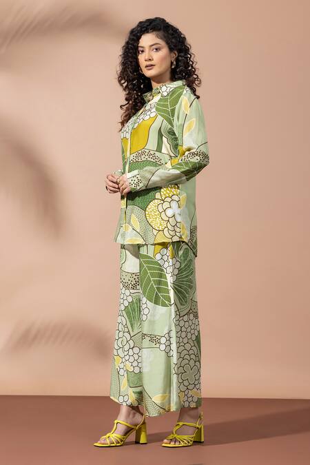 Buy Thee Modern Roots Green Bamboo, Muslin Collared Olive Garden Co-ord Set Online at Aza Fashions Buy_Thee Modern Roots_Green Bamboo, Muslin Collared Olive Garden Co-ord Set _Online_at_Aza_Fashions