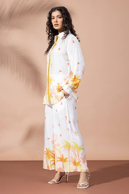 Thee Modern Roots Ivory Bamboo Collared Floral Motif Shirt Online at Aza Fashions Thee Modern Roots_Ivory Bamboo Collared Floral Motif Shirt _Online_at_Aza_Fashions