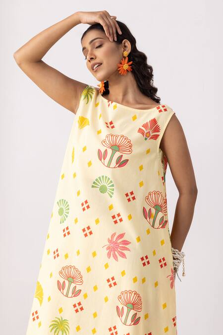 Thee Modern Roots_Yellow Cotton Round Neck Butter Bloom Flared Midi Dress _Online_at_Aza_Fashions