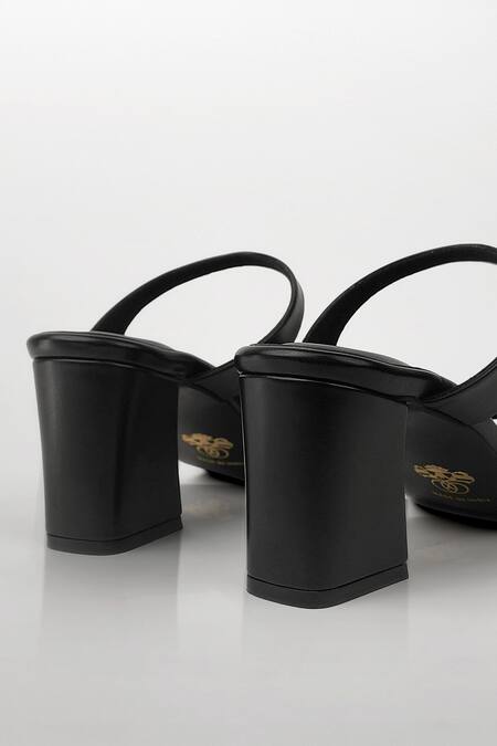 Signature Sole_Black Ebony Chic Block Heel Sandals _at_Aza_Fashions