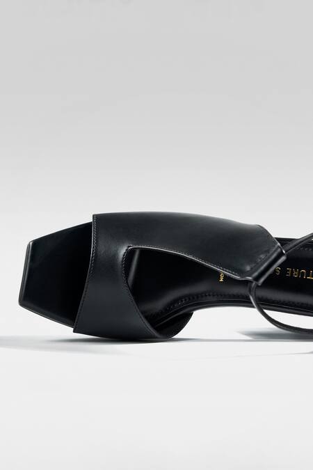 Shop Signature Sole Black Noir Luxe Peep-toe Block Heels Online at Aza Fashions Shop_Signature Sole_Black Noir Luxe Peep-toe Block Heels _Online_at_Aza_Fashions