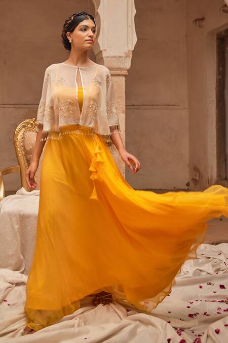 Buy Geroo Jaipur Yellow Chiffon, Jacquard Embroidery, Sequins Round Neck Lehenga Set Online at Aza Fashions Buy_Geroo Jaipur_Yellow Chiffon, Jacquard Embroidery, Sequins Round Neck Lehenga Set _Online_at_Aza_Fashions