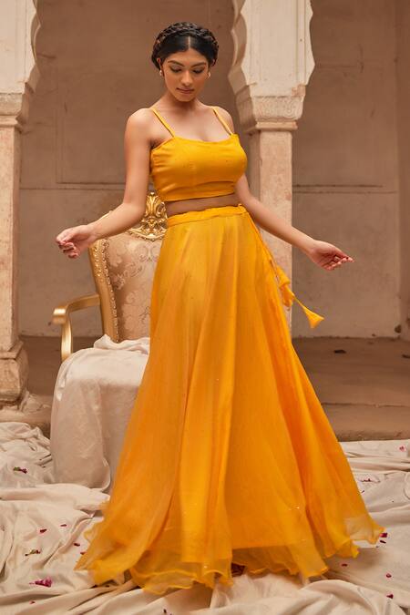 Buy Geroo Jaipur Yellow Chiffon, Jacquard Embroidery, Sequins Round Neck Lehenga Set Buy_Geroo Jaipur_Yellow Chiffon, Jacquard Embroidery, Sequins Round Neck Lehenga Set