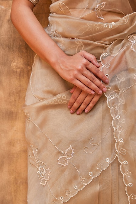 Shop Geroo Jaipur Gold Tissue Sequins, Embroidery Round Neck Hand Metallic Saree Set Online at Aza Fashions Shop_Geroo Jaipur_Gold Tissue Sequins, Embroidery Round Neck Hand Metallic Saree Set _Online_at_Aza_Fashions