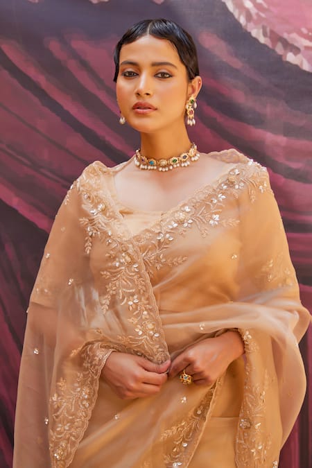 Shop_Geroo Jaipur_Gold Tissue Zari, Sequins Round Neck Hand Embroidered Saree Set _Online_at_Aza_Fashions