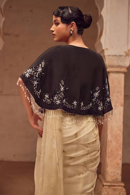 Geroo Jaipur_Off White Chiffon Embroidery, Sequins, Pearls Round Neck Hand Saree Set _Online_at_Aza_Fashions