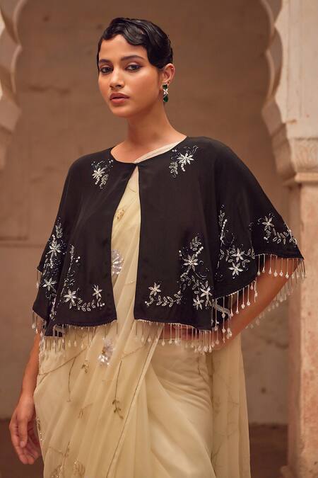 Buy_Geroo Jaipur_Off White Chiffon Embroidery, Sequins, Pearls Round Neck Hand Saree Set 