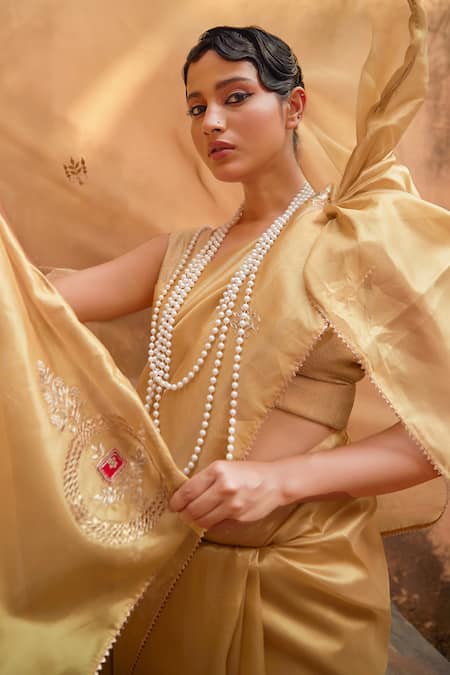 Geroo Jaipur Gold Tissue Gota Patti, Embroidery Round Neck Saree Set Online at Aza Fashions Geroo Jaipur_Gold Tissue Gota Patti, Embroidery Round Neck Saree Set _Online_at_Aza_Fashions