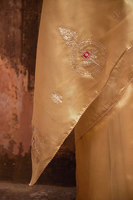 Buy Geroo Jaipur Gold Tissue Gota Patti, Embroidery Round Neck Saree Set Online at Aza Fashions Buy_Geroo Jaipur_Gold Tissue Gota Patti, Embroidery Round Neck Saree Set _Online_at_Aza_Fashions