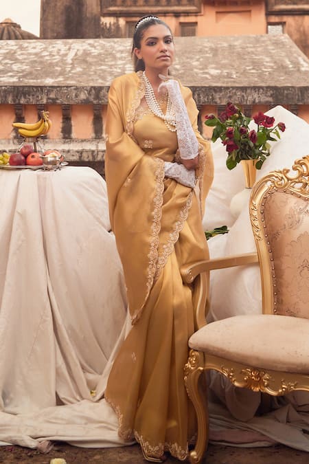 Shop Geroo Jaipur Gold Tissue, Brocade Zari, Embroidery Zardozi Embellished Saree Set at Aza Fashions Shop_Geroo Jaipur_Gold Tissue, Brocade Zari, Embroidery Zardozi Embellished Saree Set _at_Aza_Fashions