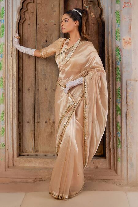 Buy_Geroo Jaipur_Gold Tissue, Brocade Embroidery, Beads, Gota Patti Round Neck Saree Set 