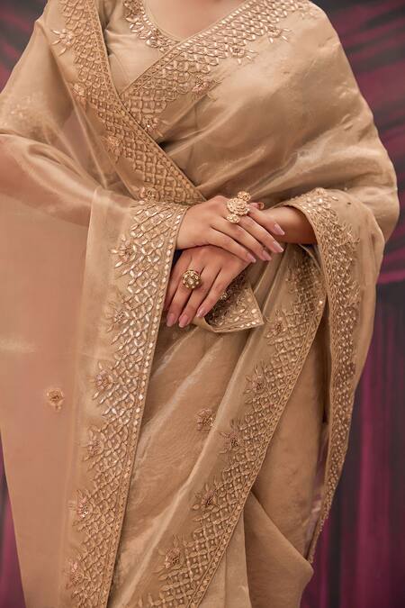 Buy Geroo Jaipur Gold Tissue Gota Patti V-neck Saree Set Online at Aza Fashions Buy_Geroo Jaipur_Gold Tissue Gota Patti V-neck Saree Set _Online_at_Aza_Fashions