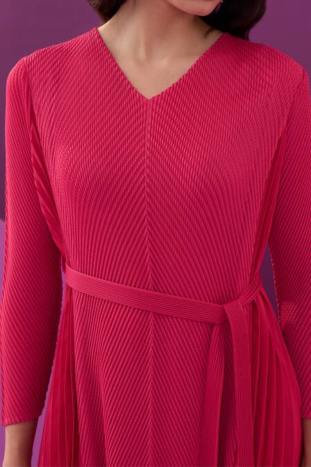 Pleats By Aruni_Fuchsia Polyester V-neck Pleated Midi Dress With Belt_at_Aza_Fashions