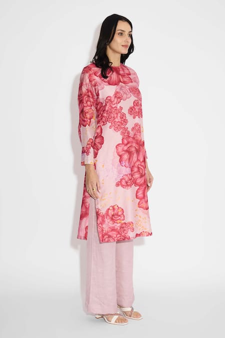 SHASHA GABA Pink Polyester Round Neck Floral Light Rose Kurta Online at Aza Fashions SHASHA GABA_Pink Polyester Round Neck Floral Light Rose Kurta _Online_at_Aza_Fashions