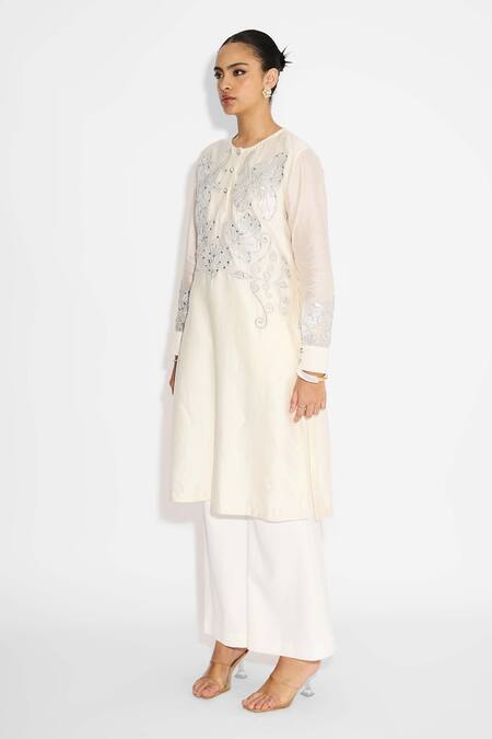 SHASHA GABA_Ivory Polyester, Chanderi Embroidery Round Neck Applique Straight Kurta _Online_at_Aza_Fashions