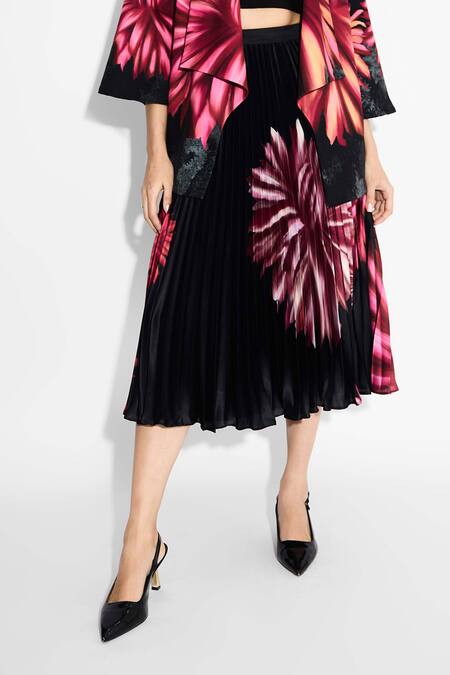 SHASHA GABA Black Polyester, Satin Floral Sunrise Pleat Skirt Online at Aza Fashions SHASHA GABA_Black Polyester, Satin Floral Sunrise Pleat Skirt _Online_at_Aza_Fashions