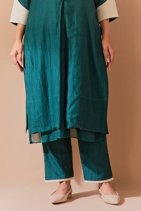 Priya Chaudhary Green Chanderi Round Neck Soft Kurta Set at Aza Fashions Priya Chaudhary_Green Chanderi Round Neck Soft Kurta Set _at_Aza_Fashions