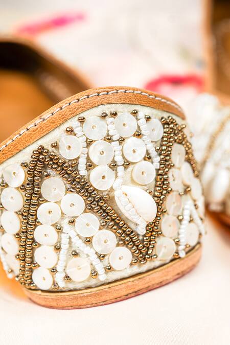 Loryphilory_Ivory Zohra Sequin Embellished Juttis _Online_at_Aza_Fashions