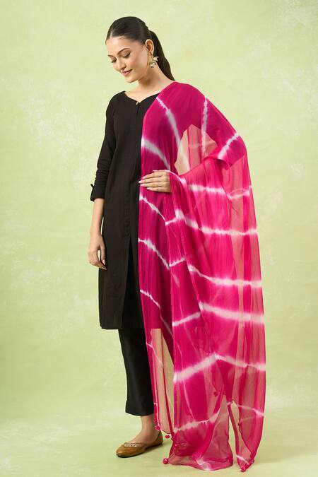 Buy_Samyukta Singhania_Magenta Striped Dupatta_Online_at_Aza_Fashions