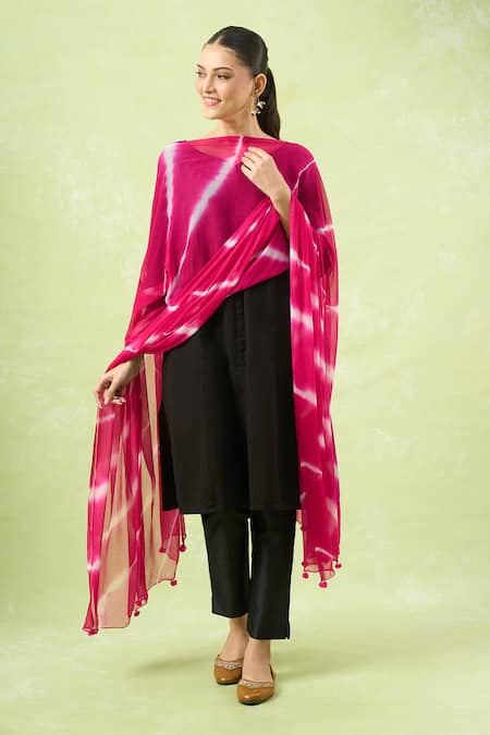 Samyukta Singhania_Magenta Striped Dupatta_at_Aza_Fashions