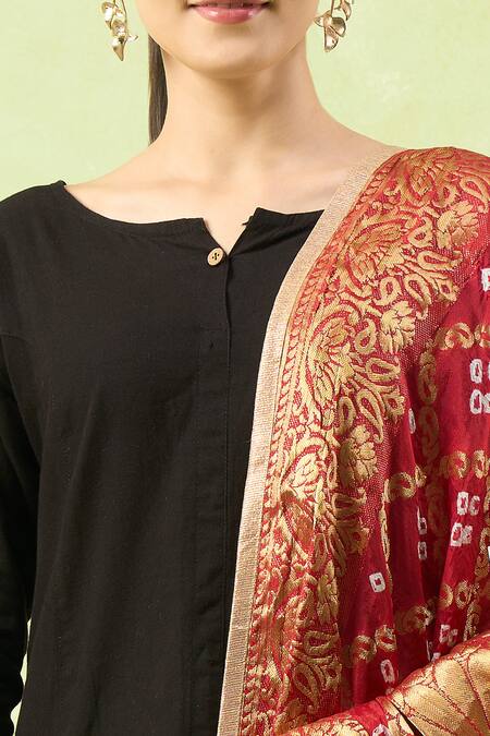 Shop Naintara Bajaj Red Silk Woven Banarasi Bandhej Dupatta Online at Aza Fashions Shop_Naintara Bajaj_Red Silk Woven Banarasi Bandhej Dupatta _Online_at_Aza_Fashions