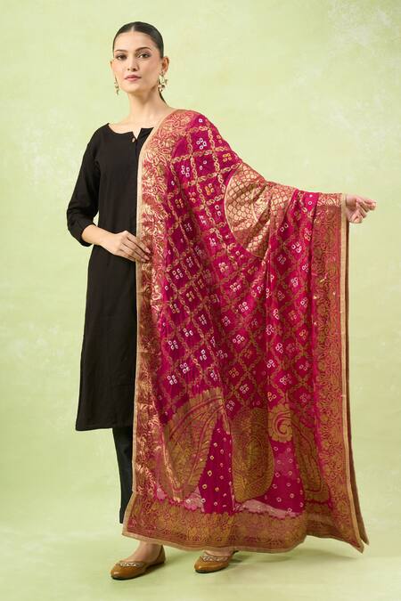 Naintara Bajaj Pink Silk Woven Design Banarasi Bandhej Dupatta at Aza Fashions Naintara Bajaj_Pink Silk Woven Design Banarasi Bandhej Dupatta _at_Aza_Fashions