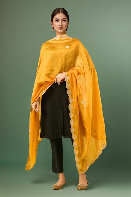 Samyukta Singhania Embroidered Gotta Patti Dupatta 