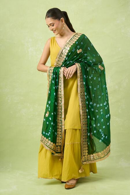 Buy_Samyukta Singhania_Green Embroidered Bandhani Dupatta With Gotta Patti_Online_at_Aza_Fashions