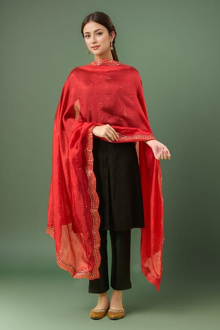 Samyukta Singhania Embroidered Border Cut Work Dupatta 