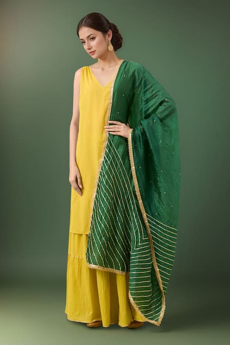 Samyukta Singhania Gotta Patti Sequinned Dupatta 