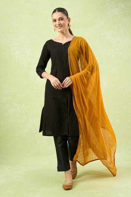 Samyukta Singhania Mustard Sequence Chiffon Dupatta at Aza Fashions Samyukta Singhania_Mustard Sequence Chiffon Dupatta_at_Aza_Fashions