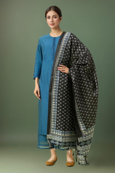 Samyukta Singhania Embroidered Chiffon Dupatta 