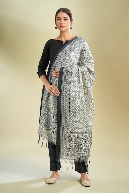Samyukta Singhania Black & White Printed Dupatta 