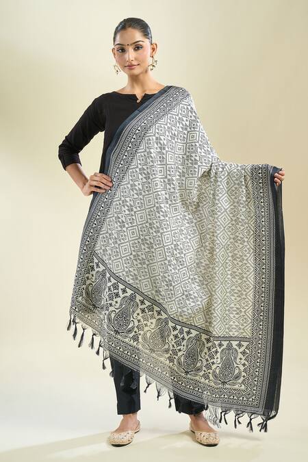 Buy_Samyukta Singhania_Black Cotton And White Printed Dupatta_Online_at_Aza_Fashions