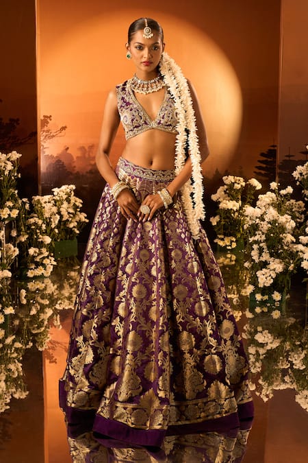 Buy_Neha Khullar X AZA_Purple Organza Embroidery Plunge Neck Banarasi Chanderi Lehenga Set _Online_at_Aza_Fashions