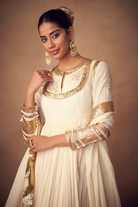 Buy_Taavare_Off White Muslin, Mohair Zari Keyhole Neck Anarkali Kurta Set_Online_at_Aza_Fashions