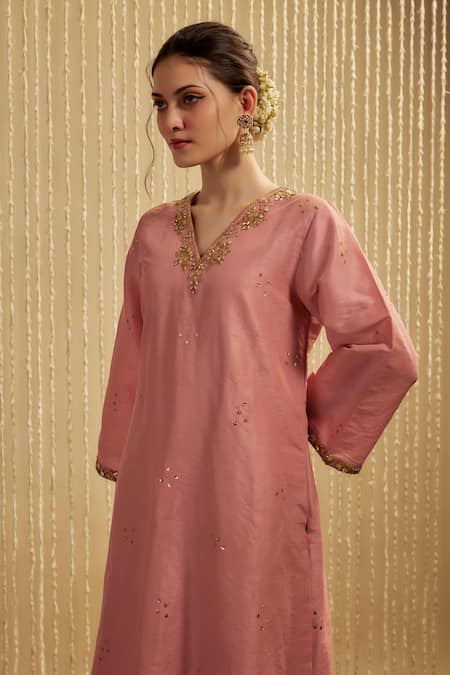 Buy_Mehak Murpana_Coral Silk Embroidery V-neck Pink Designer Kurta Set _Online_at_Aza_Fashions