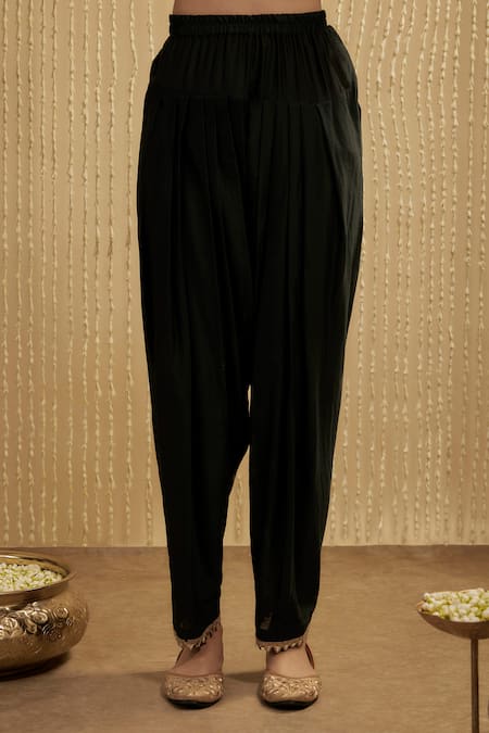 Mehak Murpana Green Chanderi, Silk Embroidery Round Neck Dark Kurta Set Online at Aza Fashions Mehak Murpana_Green Chanderi, Silk Embroidery Round Neck Dark Kurta Set _Online_at_Aza_Fashions