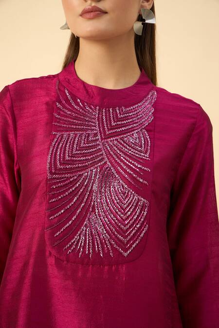 Buy_Aakaar_Pink Silk Embroidery Round Neck Matka Tunic And Draped Pant Set 