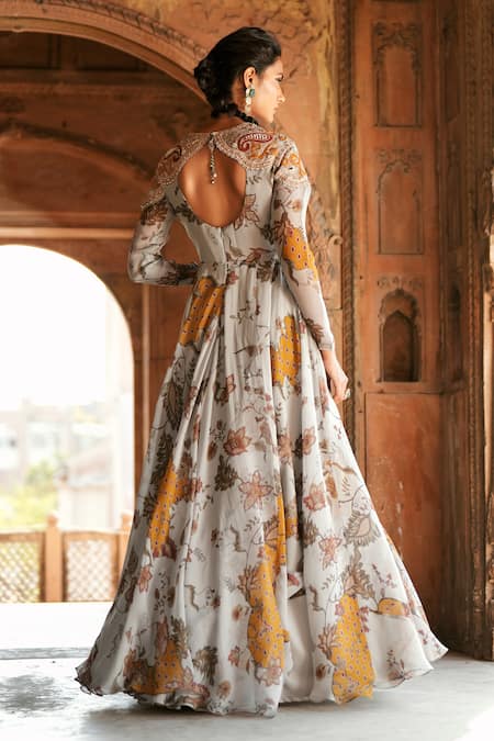 Shop ISHA GUPTA TAYAL Gray Organza Embroidery, Beads Round Neck Grey Floral Anarkali Set at Aza Fashions Shop_ISHA GUPTA TAYAL_Gray Organza Embroidery, Beads Round Neck Grey Floral Anarkali Set _at_Aza_Fashions